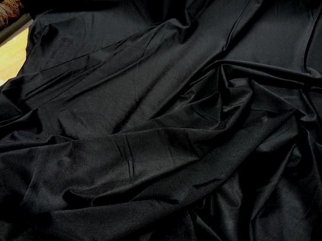 Lycra fin satine noir 1