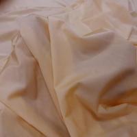 Lycra fin satine teinte pêche 4