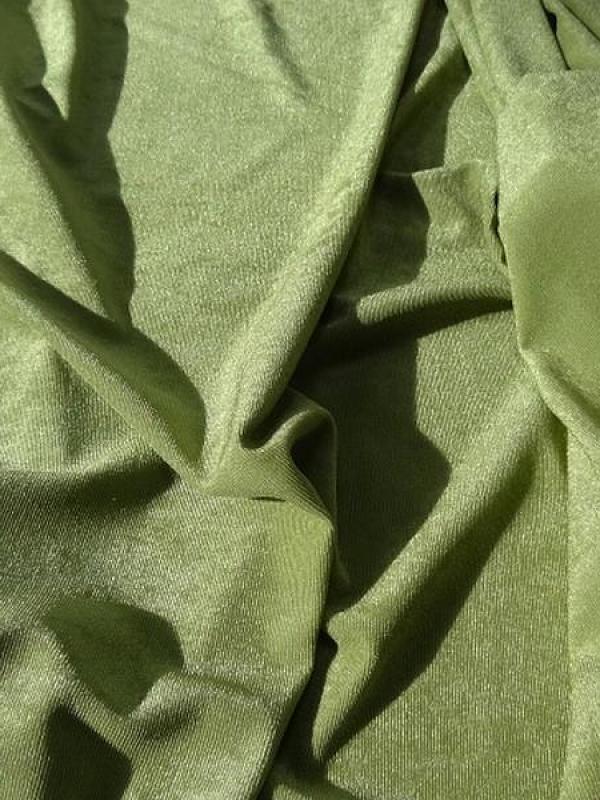 Lycra finement cotele teinte vert pistache 2 