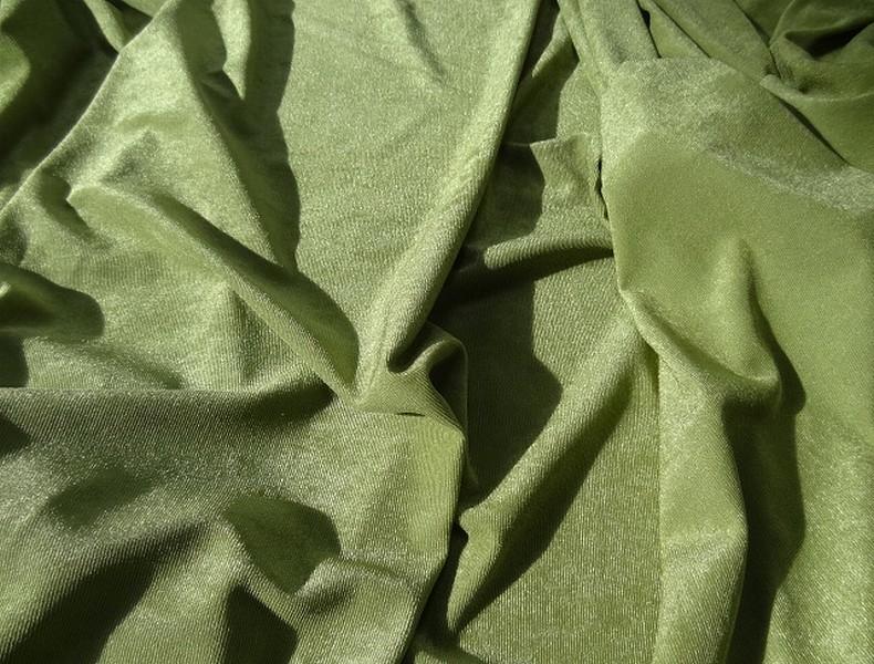 Lycra finement cotele teinte vert pistache 2