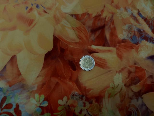 Lycra fleur de nenuphar teintes aurore et corail