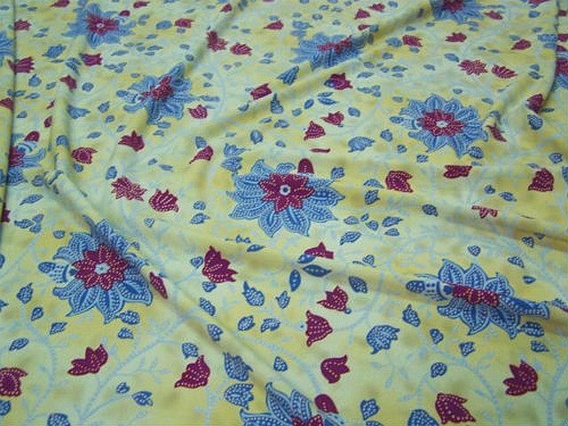 Lycra fond marbre jaune pale fleurs passiflore 4