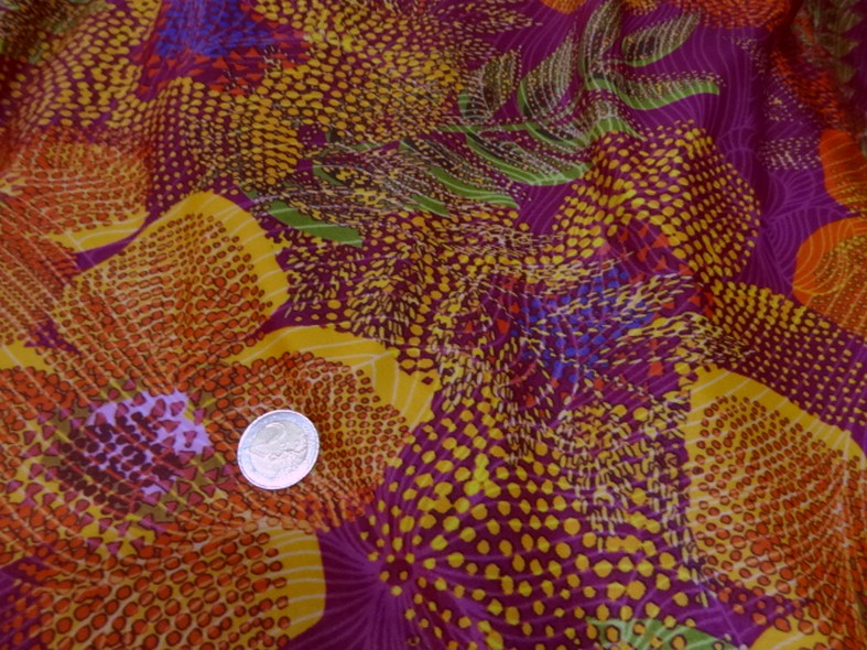 Lycra framboise motif fleurs pointillisme 2