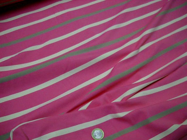 Lycra fuchsia raye blanc taupe 1