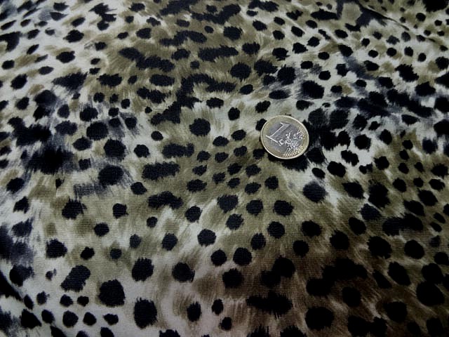 Lycra imprime peau de leopard blanc noir kaki 4 