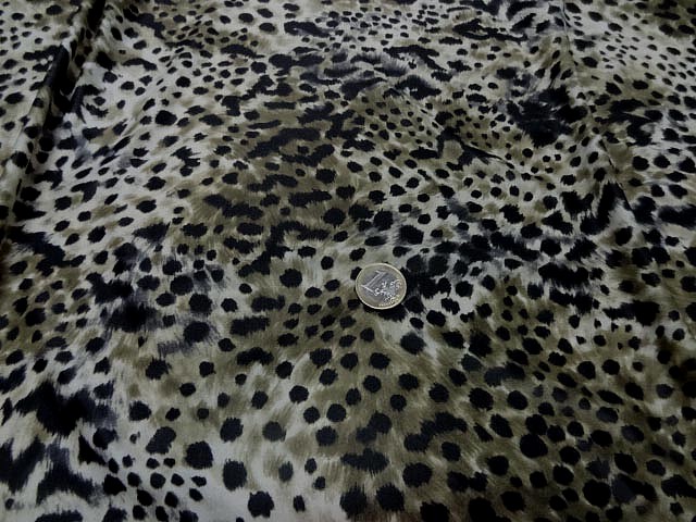 Lycra imprime peau de leopard blanc noir kaki 5