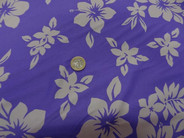 Lycra lavande fleurs hawaiennes blanches 4