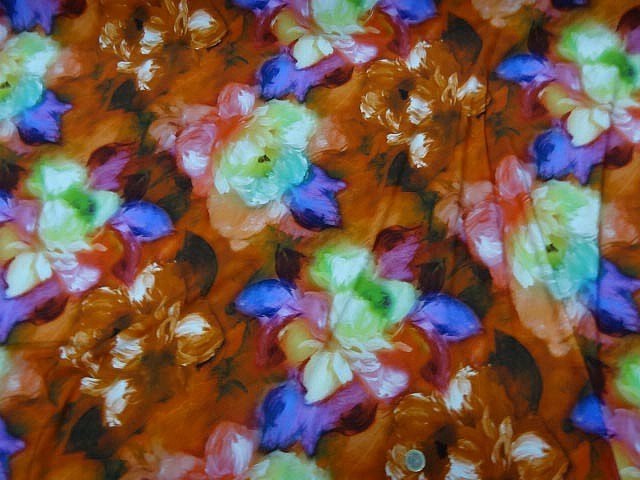 Lycra marron tanne fleurs floutees 1