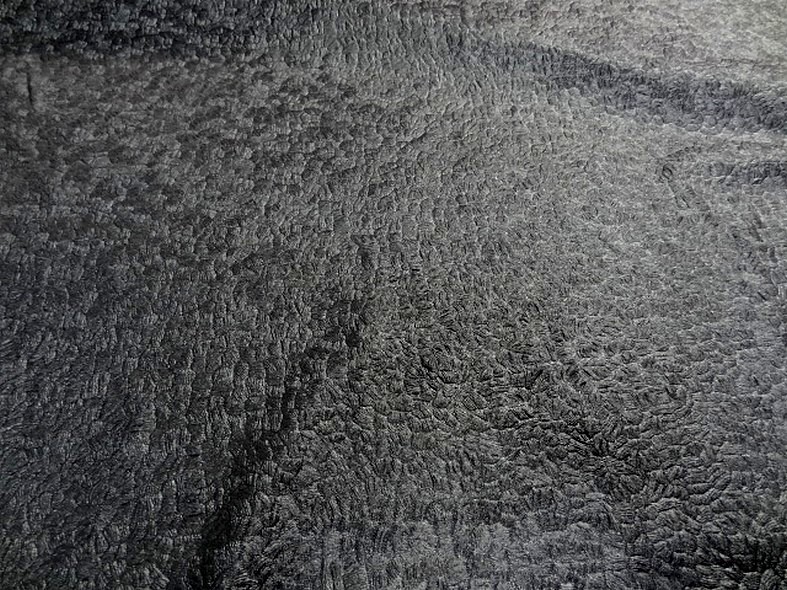 Lycra noir motif frappe satine 2