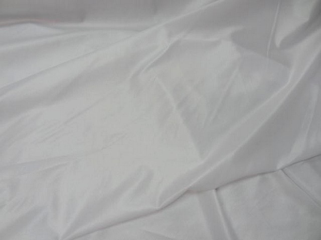 Lycra satine fin blanc 2