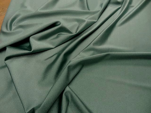 Lycra satine vert amande 1