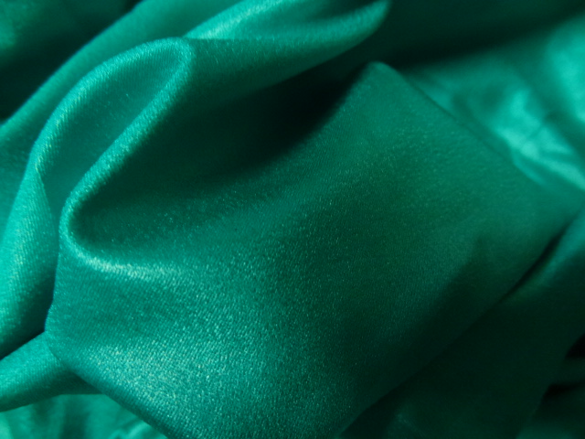 Lycra satine vert malachite 4