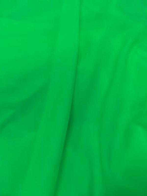 Lycra satine vert perroquet 1 