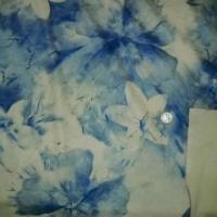 Lycra teinte chamois fleurs denim 1