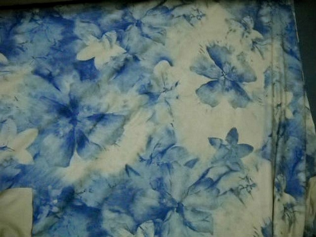 Lycra teinte chamois fleurs denim 3