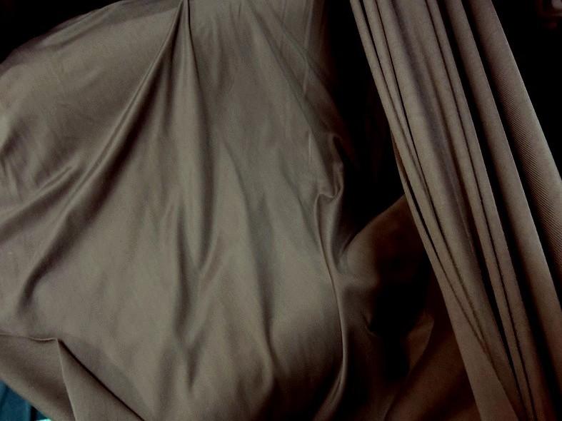 Lycra teinte gris taupe fonce 1