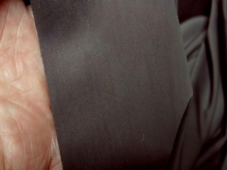 Lycra teinte gris taupe fonce 3