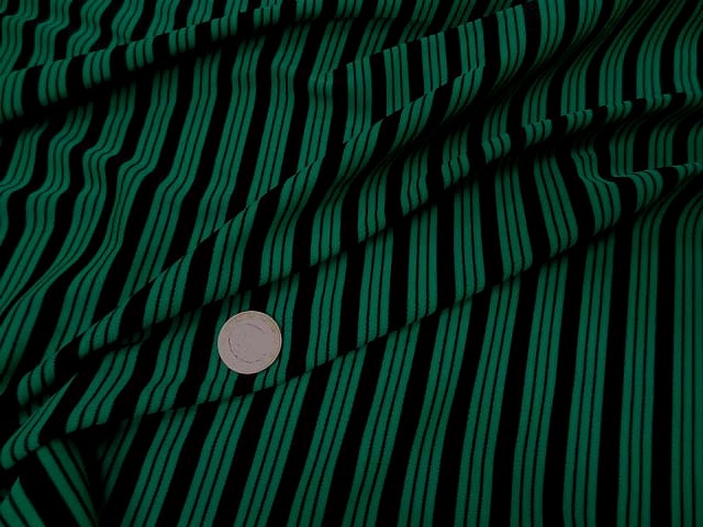 Lycra vert emeraude rayures et lignes noires 2