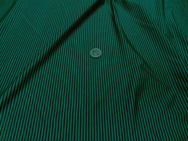 Lycra vert satine a rayure noire0