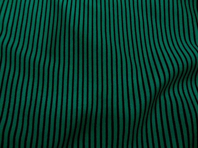 Lycra vert satine a rayure noire1