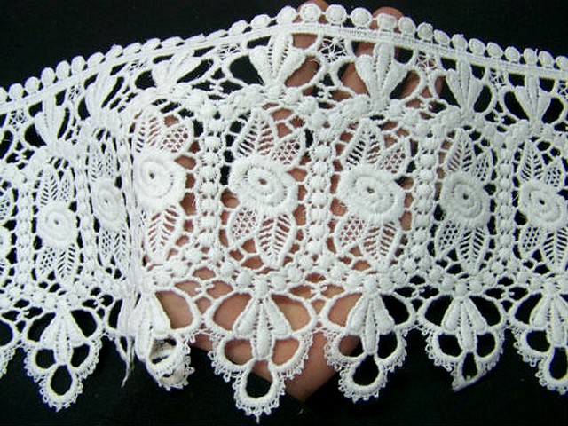 Macrame blanc bouton de rose et larme 1
