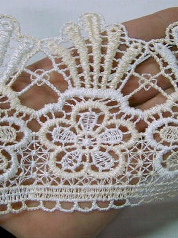 Macrame blanc casse ivoire fleur et couronne 1