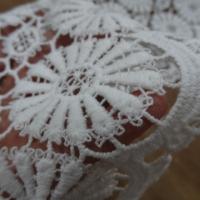 Macrame blanc casse rangs de fleurs 3 