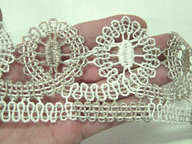 Macrame blanc ceruse grain de cafe et bouclette 1