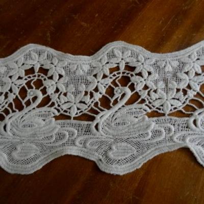 Macrame cygnes blanc casse01