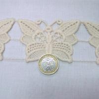 Macrame ecru motif papillon 2 