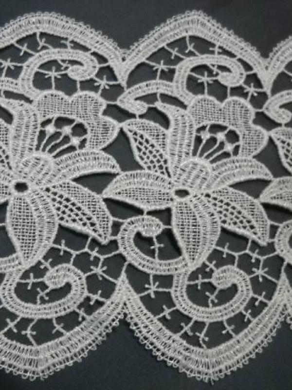 Macrame hibiscus blanc casse 1 