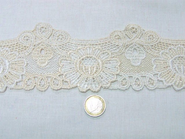 Macrame ivoire fleur soleil et trio de boucles 1