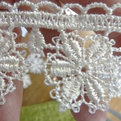 Macrame ivoire fleurettes