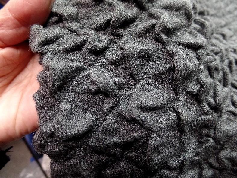 Maille de laine bouillonee gris moyen 3