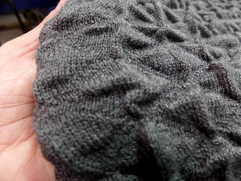 Maille de laine bouillonee gris moyen 4