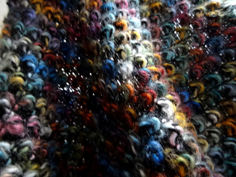 Maille epaisse bouclee multicolore 3