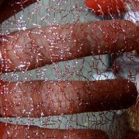 Maille fine rouge metallise argent 4 