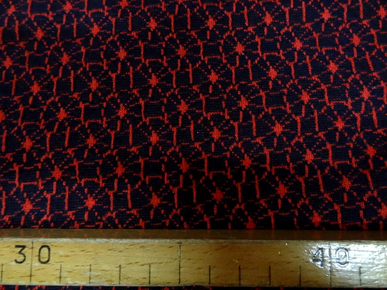 Maille lainage bleu marine motif japonais rouge 1