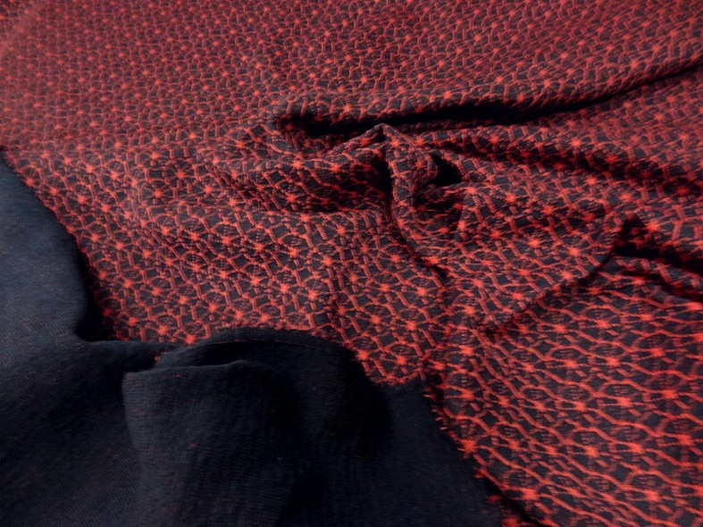 Maille lainage bleu marine motif japonais rouge 4