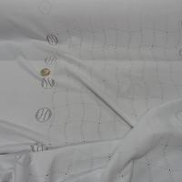 Maille lycra blanche motif central carreaux ondules 1