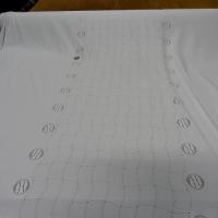 Maille lycra blanche motif central carreaux ondules 3