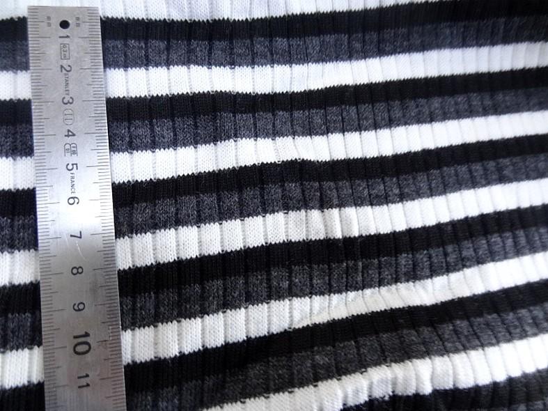Maille melangee grosse cotes tubulaire rayee blanc noir gris 2