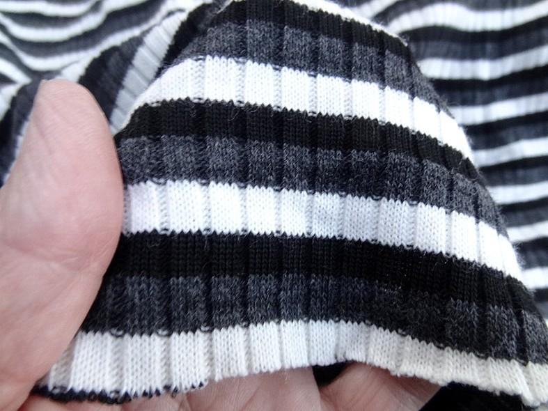 Maille melangee grosse cotes tubulaire rayee blanc noir gris 4