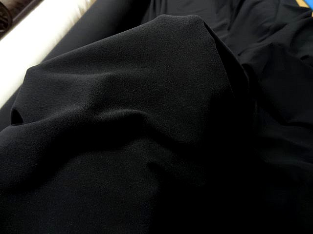 Maille mousse lycra noire 3