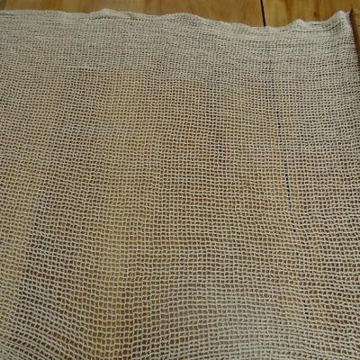 Maille ou resille quadrillee large ecrue en coton lin 1 