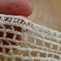 Maille ou resille quadrillee large ecrue en coton lin 2