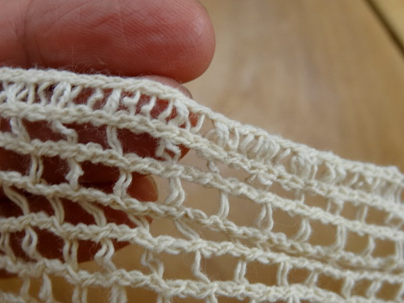 Maille ou resille quadrillee large ecrue en coton lin 2