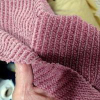 Maille velours chenille cotelee rose indien 2