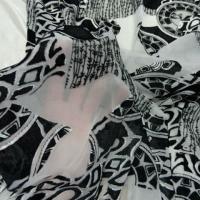 Mousseline blanche devoree velours motif celte noir et blanc 3 