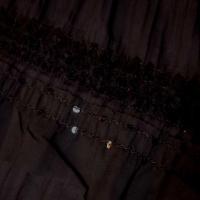 Mousseline chocolat a volants sequins et broderies 3